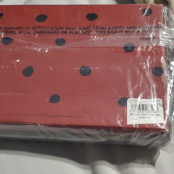 Host pick firm Coach and Disney collaboration wristlet red new boxed free gift - Picture 7 of 11